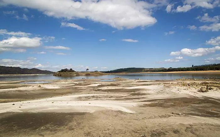 cape-towns-water-crisis-what-you-need-to-know-700x437