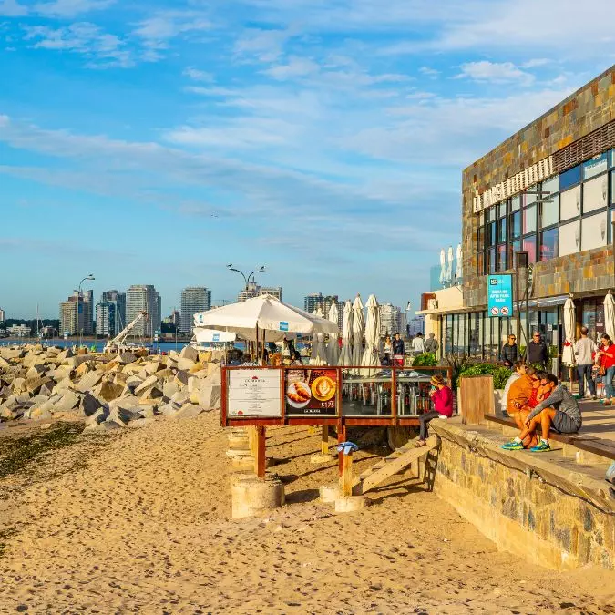 Punta del Este - Beach Zambia - Victoria Falls - Devil's Pool
