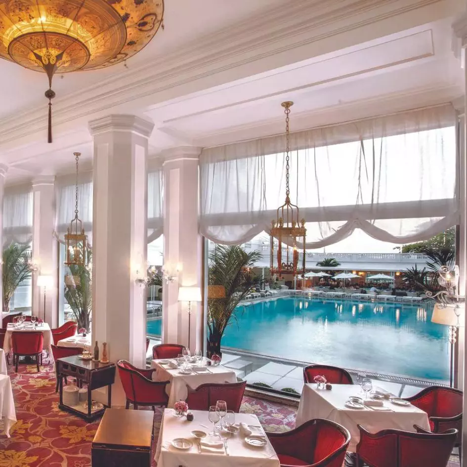 Cipriani - A Fusion of Elegance and Local Charm Zambia - Giraffes
