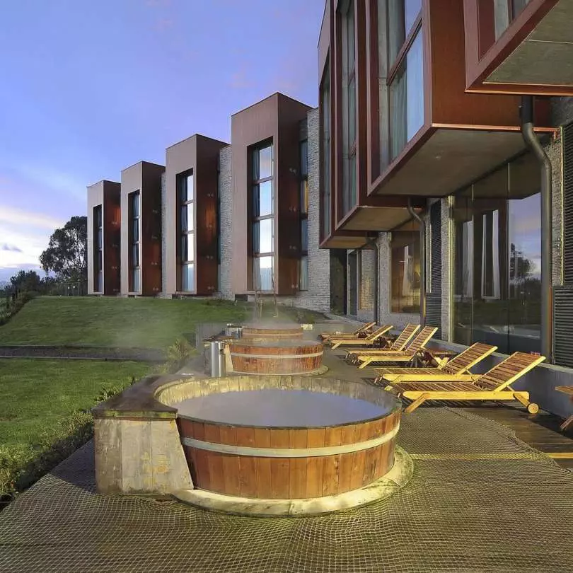 Enjoy Chiloé - Hotel de la Isla Zambia - Victoria Falls - Devil's Pool