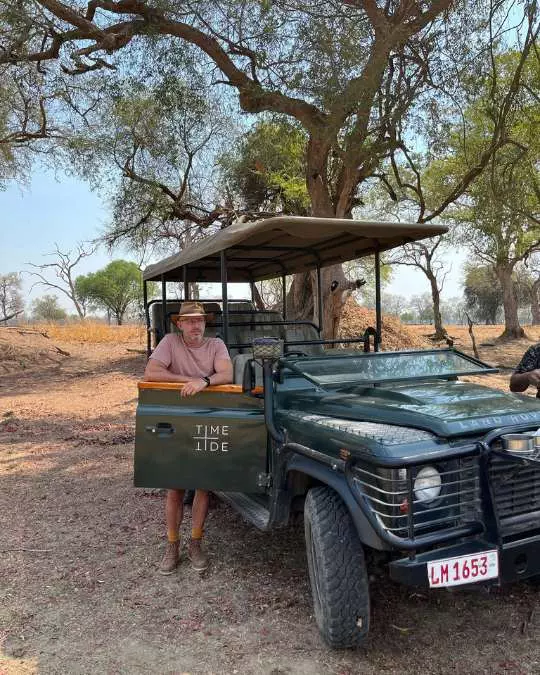 Nanan Travel - Balancing Luxury & Wilderness in African Safaris _ Ultimate Guide (7) Nanan Travel - Balancing Luxury & Wilderness in African Safaris _ Ultimate Guide-Germna on safari with tide and time