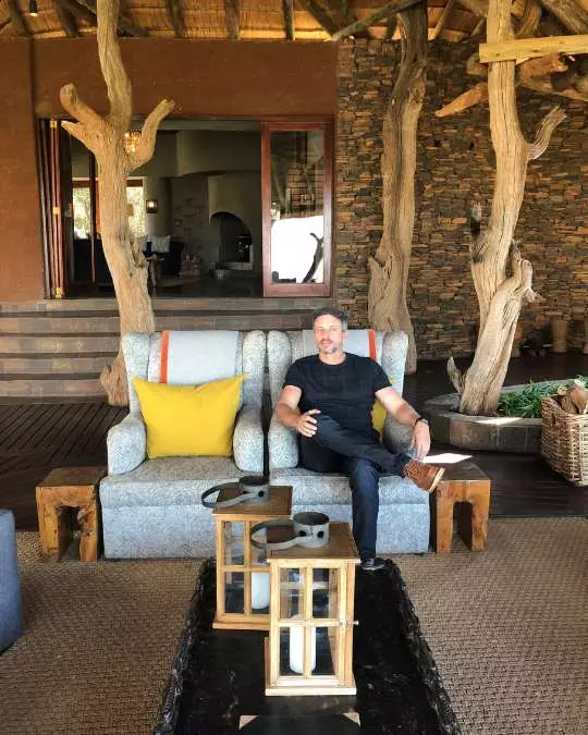 Nanan Travel - Balancing Luxury & Wilderness in African Safaris _ Ultimate Guide-Germna on safari with tide and time